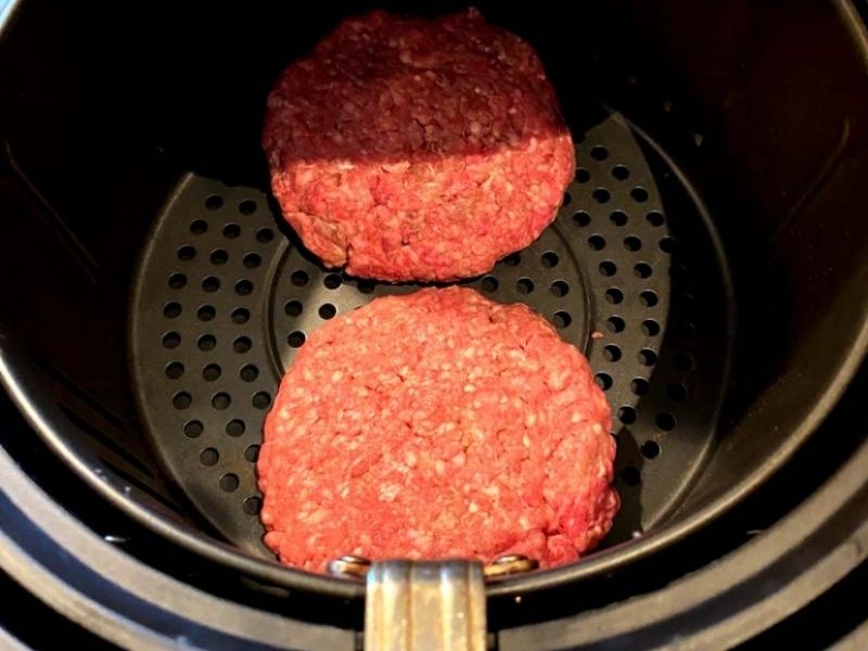 cook frozen hamburger patties in air fryer