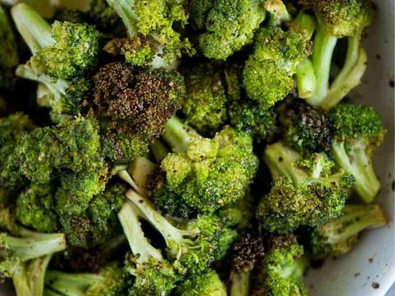 how to cook frozen broccoli in air fryer