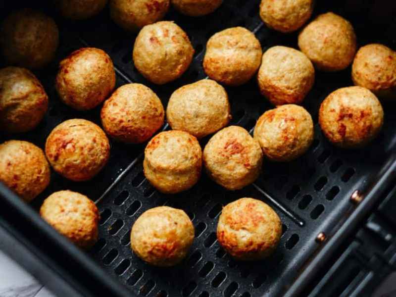 how long to cook meatballs in air fryer